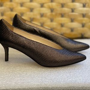 Amalfi by Rangoni Pillow Feel Metallic Pumps Size 9
